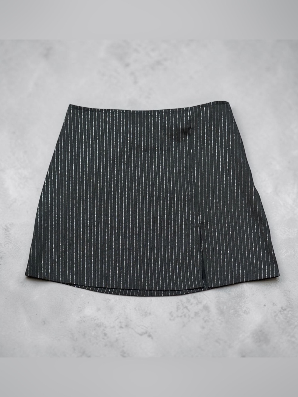 Vintage From The Heart ❤️ Black 95% Cotton Metallic Pinstripe Mini Skirt 5 - 26”